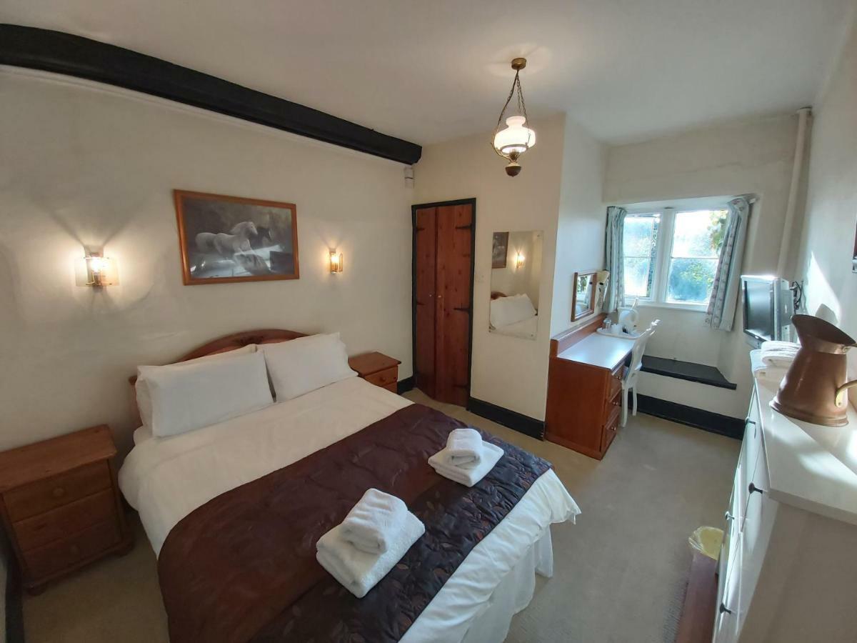 Rangeworthy Court Hotel Esterno foto